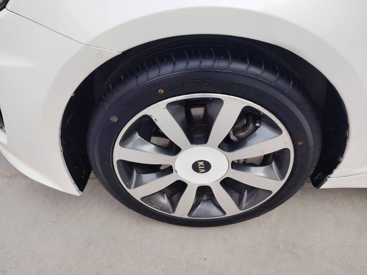 السلام عليكم
كيا اوبتيما خليجي موديل 2012 فول مواصفات 1/1 قماره حديد 
بيه رش البنيد والداير الخلفي الايمن بدون تصليح ومعجون تجميل شرط والباقي مكفوله كفاله عامه من الضربه والصبغ والتبديل والفتح 
محرك 2400 دوش شرط برغي مامفتوح بيه 
 سياره بوضع الشركه جديده جدآ رقم كربلاء مشروع وطني تحويل مباشر راعيها يمي سنويه لغايه 2028
 مواصفات السيارة 
 بصمه تشغيل بصمه ابواب  بصمه جنطه شاشه تاب كامره دواره مري شفط اشاره بالمري  حساسات بلاجكتور ويل كب اصلي عدد 5 يدات نيكل من الداخل والخارج تبريد أمامي خلفي لد أمامي خلفي لايت عدسه  سياره جديده جدآ من الداخل والخارج وجاهزه مكينة كير حداديه كهربائيات تخم تاير كله جديد تبريد ثلج  مكان السيارة الناصريه مركز  السعر(125) 
رقم الهاتف ***********
