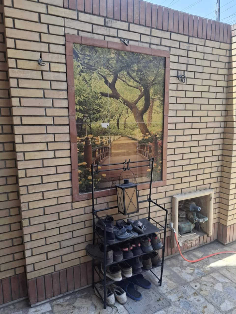 ٨٠ متر ثلاث طوابق بناء مرتب بالشهداء الاولى خلف مطعم العائلة للبيع السعر خاص او اتصال ***********
