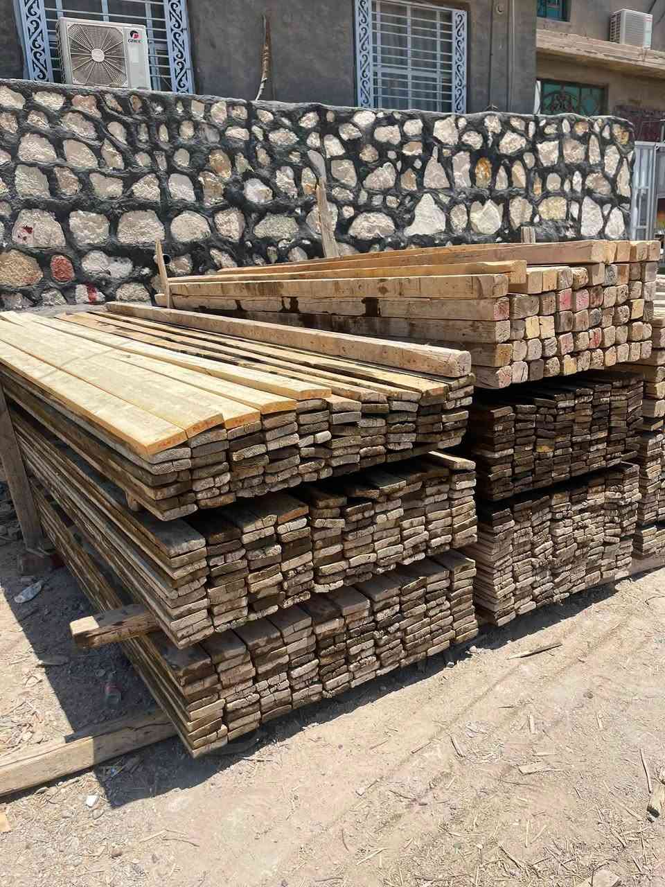 السلام عليكم قالب خشب للبيع العدد  10 مكاعب يدك 200م روسي تارس 25العنوان بابل ***********
