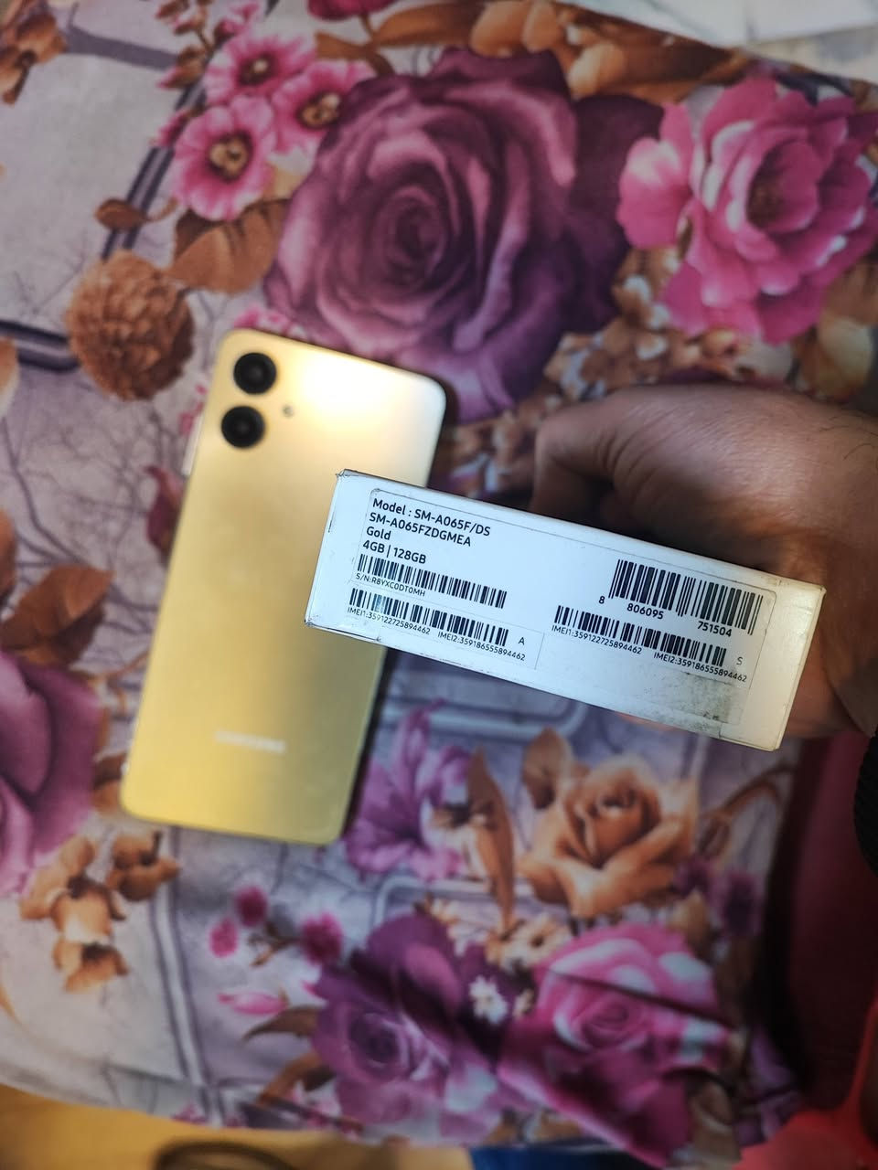 موبايل سامسونج A06
مستعمل نظيف جدا مضمون ومابي اي مشكله 
ذاكرة 128 أريده ب 110 الف
متواجد واتساب ***********
وبي مجال بسيط
