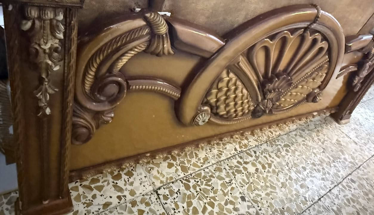 سلام عليكم عندي غرفة نوم نظيفه سعره 300 قفل كنتور6خشب عراقي***********
