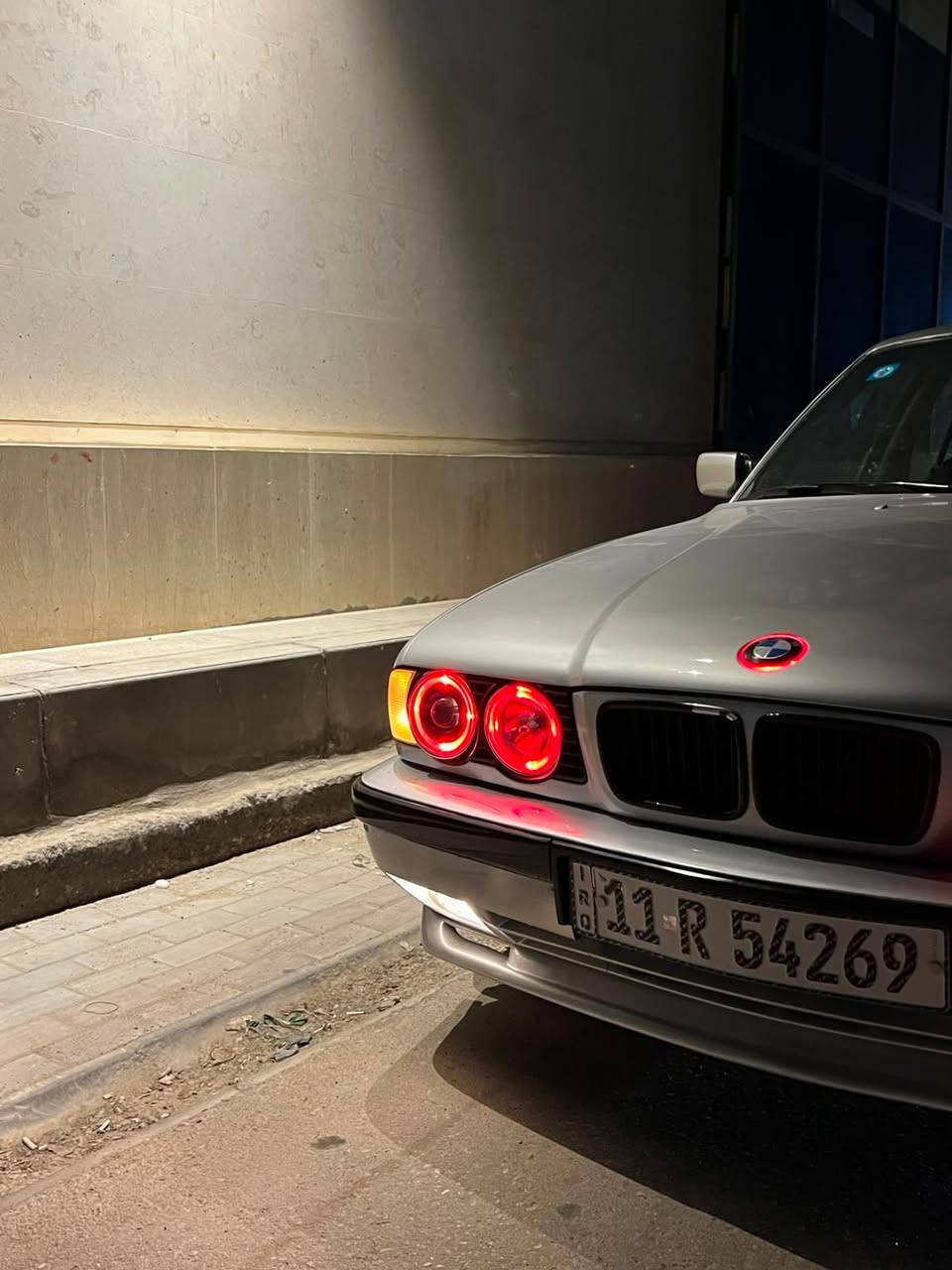 السلام عليكم
BMW
مديل 1991
525 
تزويد M
محرك 2500 مفتوح محركهاا البلاد لا تنقيص ولا تبخير كفاله 
كير كفاله 
سستم لد امامي متكامل وشغال 
كهربايات شغاله 
بك لايت دخاني 
ويل M 
تاير جديد تو سايز 
دعاميات خلفي امامي M
شاشه كار بلي 
دمام صوت 
جام كهرباي
دواخل جلد ابيض واسود 
فتحه سلايت 
السعر 60 وبيها مجال قليل 
مكان السياره ذي قار 
***********
