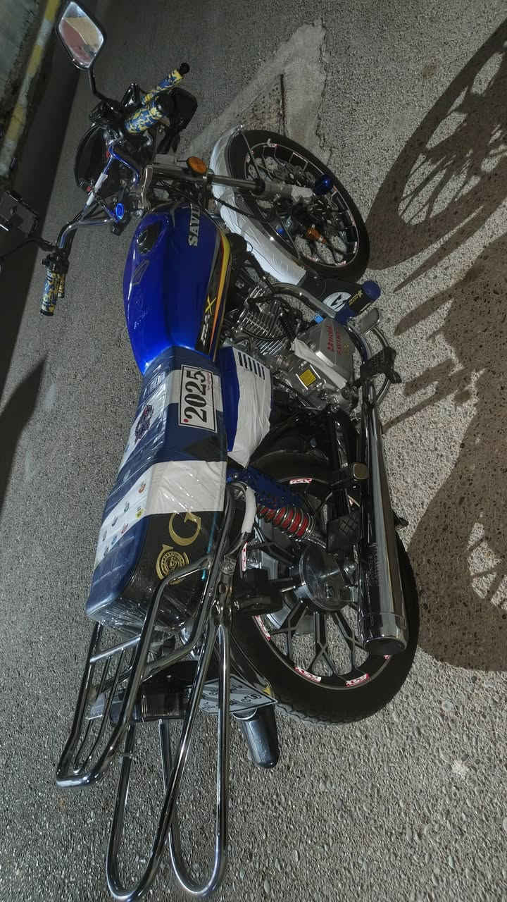 سلام عليكم/ ماطور سيفان ايراني موديل 2025 بعده جديد احلا من بصوره 
محرك 150 تواصل خااص


**إذا كنت صاحب هذا الإعلان وتريد حذفه لأي سبب، رجاءا أرسل رسالة إلى الدعم الفني**