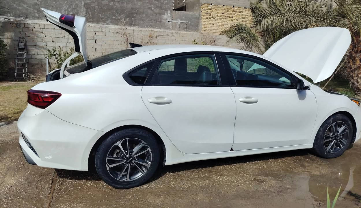 السلام عليكم
فورتي م 2023 أمريكي  مكينة 2000 دوش 
 لا تخبير ولا تنقيص شرط
ماشية 92ml 
مواصفاتها حلوة ( داخل جلد ، تحكمات استيرن ، مثبت سرعه ، تحديد مسار ، رادارات أماما وخلفي وجانبي ، 3 أنظمة قيادة ، شاشة وبعد مواصفات )
مكينة وكير كفالة 
بيها بس البنيد مصبوغ والجاملغ جهة السايق باارد فقط .
السيارة حلوة وكاعدة 
سعرها  $145 وبيها مجال قليل
للاستفسار 
***********
