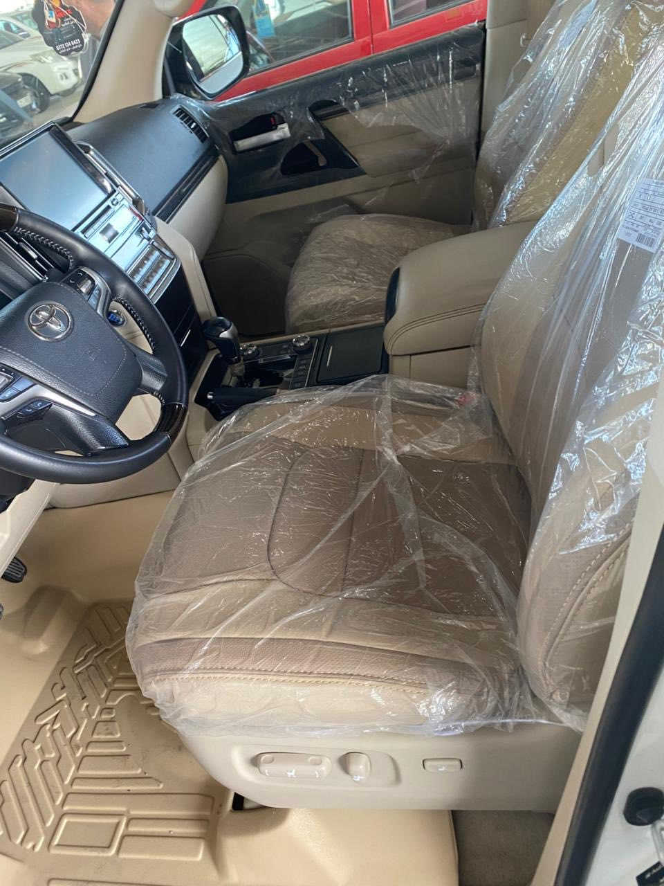 لاندكروز GXR  V6
كفاله عامه 
فول مواصفات كراند تورنك 
مكان سياره ناصريه 
***********
