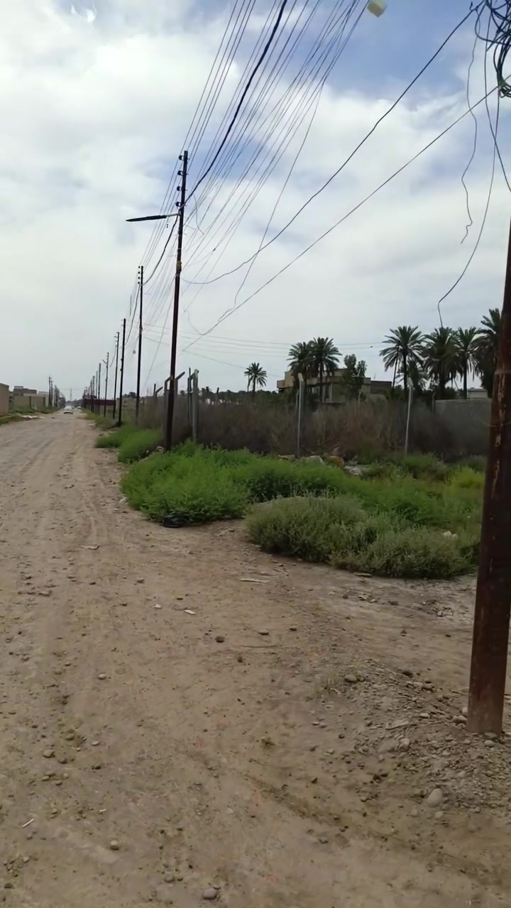 المساحة ١٠٠ متر
الواجه٧

نزال١٤

بناء طابوك 

الاساس رفت 

اربع غرف نوم 

طابو سند ٢٥   الموقع مقابل الجزيرة السياحية شارع سيد محمد 

استفسار اتصل ***********

