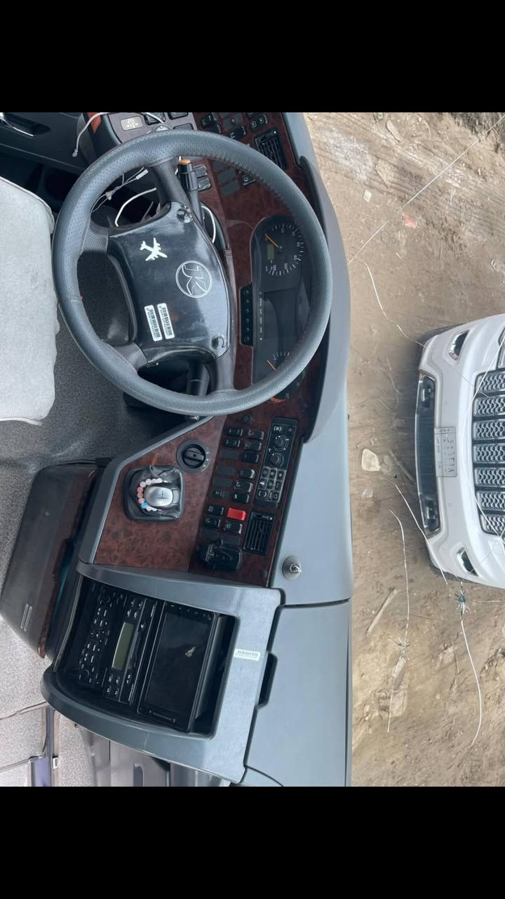 السلام عليكم باص ام السيوف للبيع مكينه ثمانيه كير جوك تخم تاير تبريد زعانف رقم بغداد سترا 2001 اتصال بالرقم ***********
