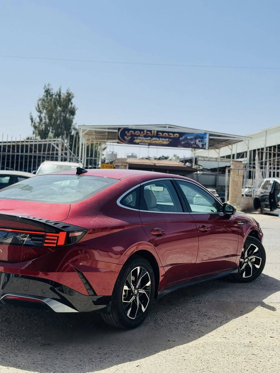 HYUNDAI SONATA 2024
سياره هاذ حادثه مثل ما موضح 

سياره يصير بيه تكحيل بل جاملغ امامي فقط 

مواصفات كرسي كهربا بصمه شاشه 

سياره موجوده ب عمان الحره

سعر سياره 15 الف دولار حره وبيه مجال بسيط 

للاستفسار *********** واتساب فقط
