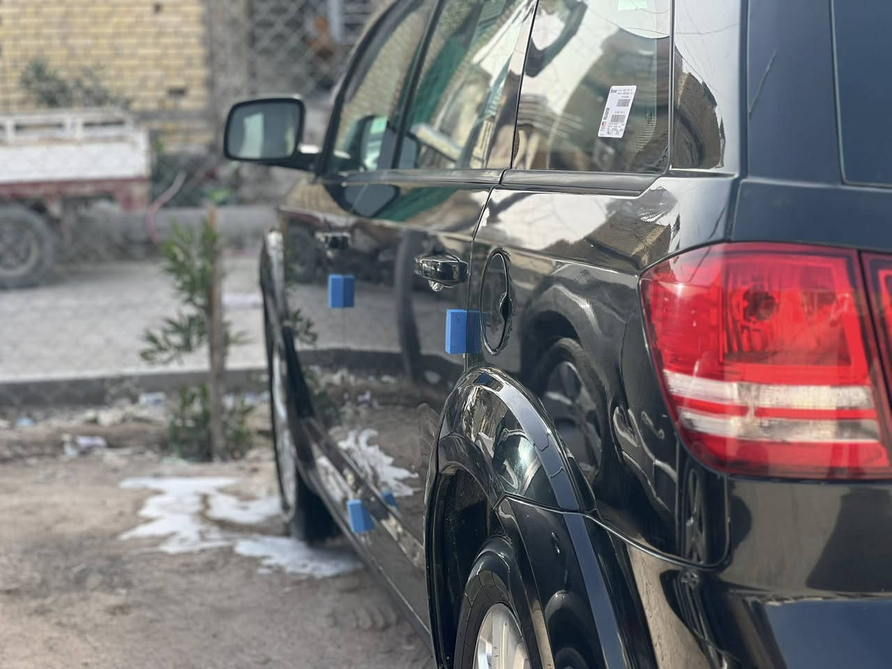 السلام عليكم جورني موديل 2013 امريكي  كفاله عامه فقط اسفل الباب الخلفي اثر طخه تبريد 3 قطع رقم بغداد دولي مشروع وطني مداور ثاني يوم محرك كير كفاله سياره استخدام شخصي 
ملاحضه :كتاب الفحص مرفق مع الصور 

السعر 100 وبيها مجال 

للاستفسار الاتصال على ***********
