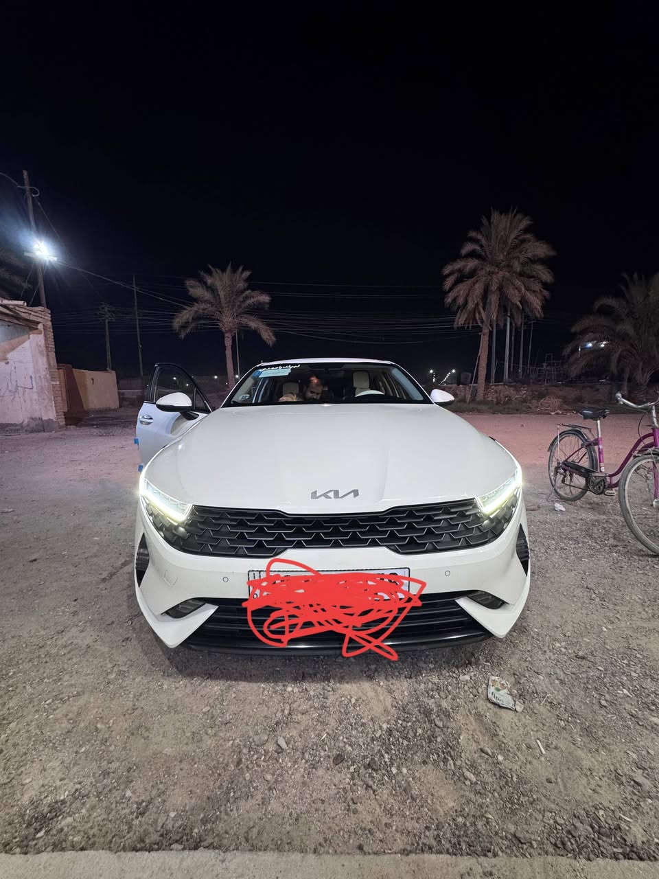 سياره أوبتما K5  خليجي كفاله عامه فقط بارد  موضح بصوره مديل 22  كلش نظيفة فحص كريم حسون ارقام انكليزي حره فول عدى الفتحه الفين دوش ماشيه خمسين الف كيلو متر بأسم صاحبه  مداور ثاني يوم *********** اتصال وتدلل الك اليرضيك
