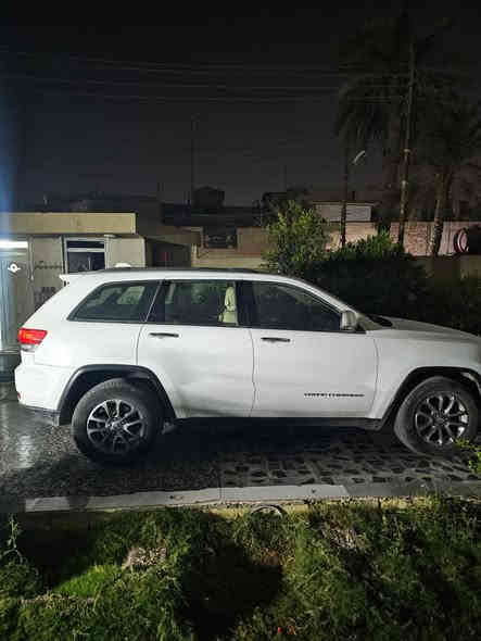 السلام عليكم جيب لاريدو 2014 خليجي  مكفولة كفالة عامة فول لمتتد + جكات مكفولة كير ومحرك ومن الصبغ قطره صبغ ما بيها السياره بسمي ماشيه 99 السعر 245 بيها مجال بسيط العنوان بغداد العبيدي رقم الهاتف ***********
