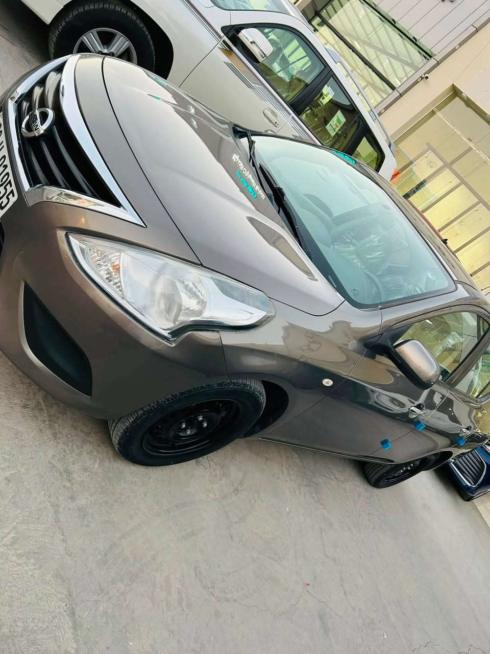 السلام عليكم
سني هندي اصلي موديل 2022 السياره جديده كلشي على وضع الشركه برغي مابيها نقص 
شرط بدون صبغ بدون بارد ماشيه 45 
شرط كير ومحرك وتبريد ثلج وصدر وتايرات 
الرقم اربيل سنويه ٢٠٢٩ هزه جديده شرط التحويل
السعر 110
العنوان صلاح الدين تكريت 
رقم الهاتف 
***********
