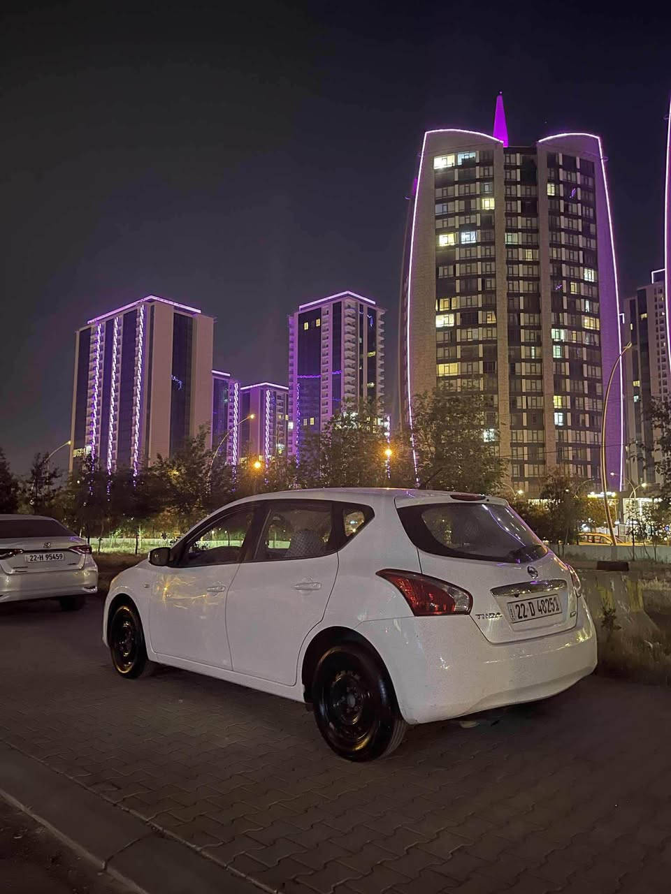 نيسان تيده ٢٠١٦سيي بارجةي هةية دوو دةركا لةكةل بونيت بي ژوري لةكةل كةميك ساردة كوتي سةيارةكة زور خاوينة بةشةرتي بةناو كردن سحريش١٠٠$(***********) أربيل, العراق
