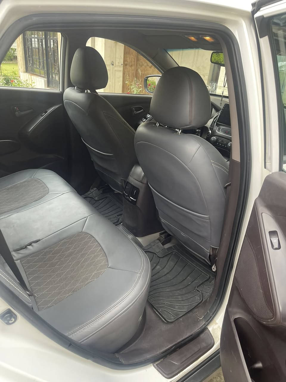 توسان 2015 خليجي بدون صبغ ماشيه 160 الف 
لمعرفه السعر اتصل ***********
