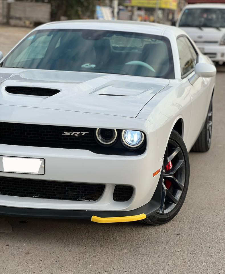 للبيع جالنجر 2023 
النداء الاخير لاست كول 
رقم بغداد دولي بأسمي
 ماشيه37 الف 
محرك 3600 
حادث تبديل بنيد وصبغ جاملخ وشويه من باب السايق ونص جاملخ صدر
تو ويل 
كشن السائق كهرباء 
ويل 20 اصلي بلاك توب 
غرفة اصليه داخل جلد وشاموه مشمشي اصلي
شاشه كاربلي 
منظومه زنون 
كامره 360 
بجم محدث srt شغل درجة اولى 
سياره مابيها اي نواقص من كل النواحي 
السعر ب205 
الهاتف ***********
