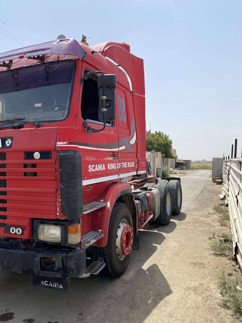 السلام عليكم
للبيع سكانيا سكس بلادي 
مكينة 500 143 
كير 3.3 900 
مجموعة كلاو
مكينة هسه مجفتة جديد
سيارة قلاب بالسنوية 
ومنضومة قلاب جاهزة للشغل
السيارة بيها فطر يم المجموعة وبعدة ما معالجة 
مضروبة باج السيارة 
تعوز زوج تايرات وتتوكل على الله
مكان السيارة بغداد التاجي
‭0777 501 1390‬
‭0751 397 5585‬
