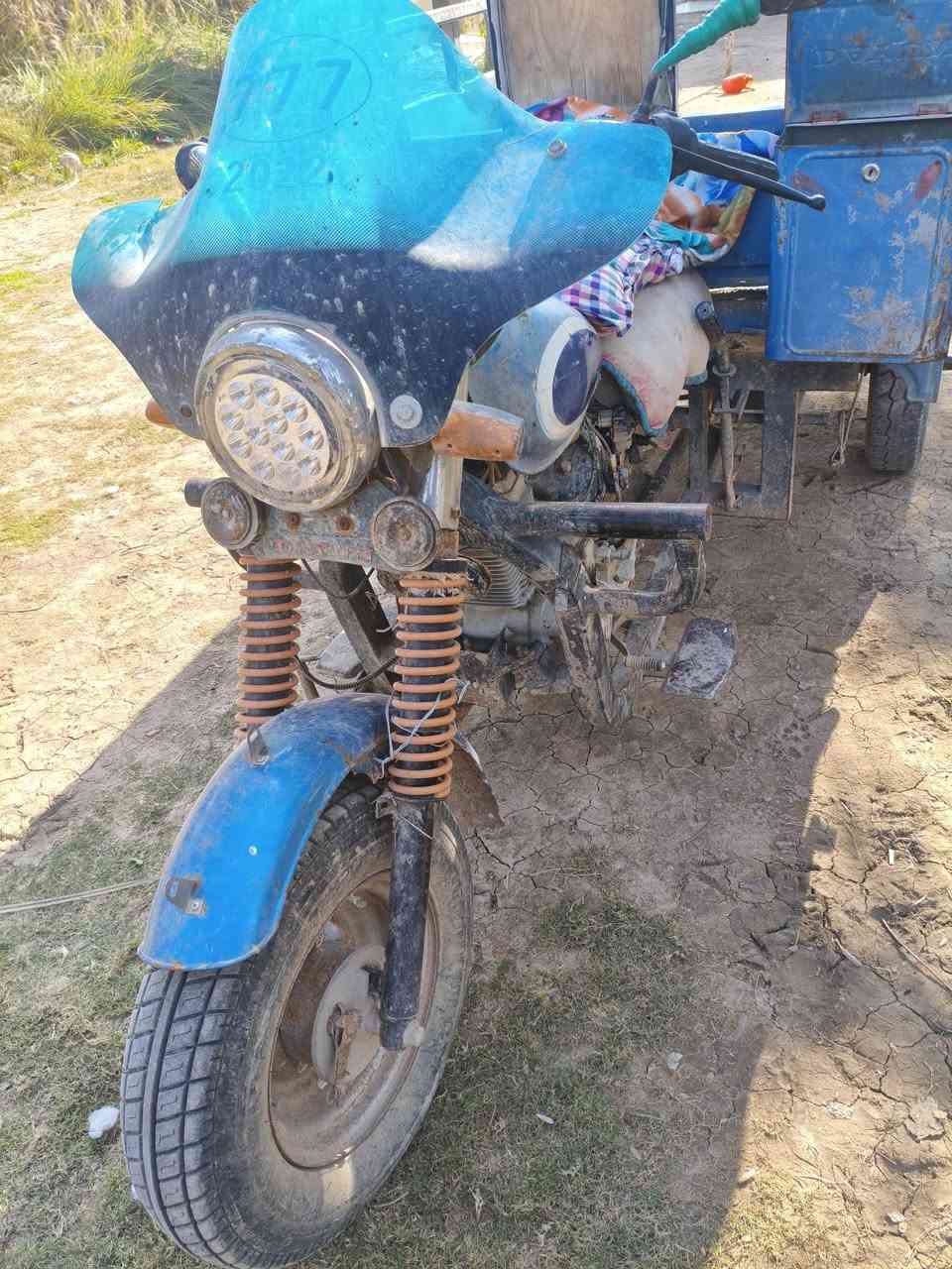 سلام عليكم
دايؤان 2015 للبيع اؤراق اصؤلي. سلف هندر كهربائيات كامله 
واسط قضاء الصؤيره  ب مليؤن و100 وبيهه مجال 
اليريده هاذا رقمي *********** خاص هم متواجد
