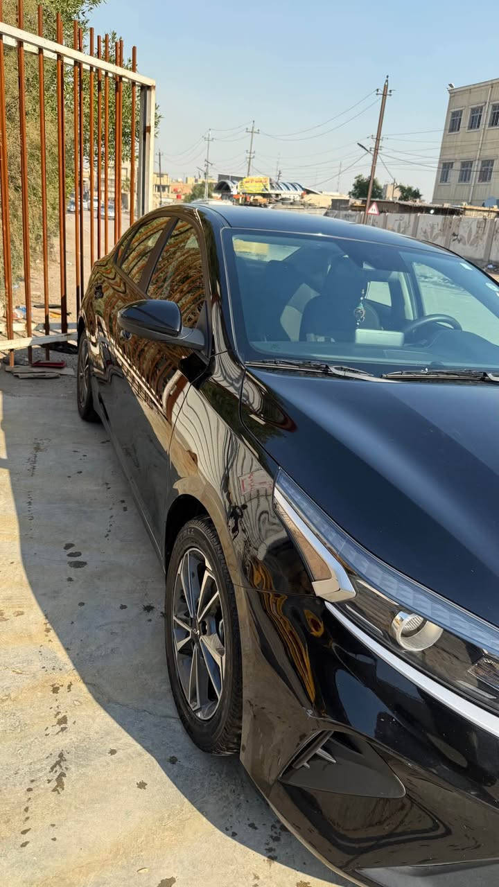 السلام عليكم
كيا فورتي  موديل 2023
 للبيع فقط بدون مراوس
  السعر(148) بيها مجال بسيط
دخول جديد ورقم اربيل جديد وهزه جديده
 • المحرك: 2000 دوش
 • شاشه تدعم الكاربلي والاندرويد اوتو 
 كاميرا خلفية
 • رادارات
 • 3 أنظمة قيادة
 • تحكمات ستيرن+ نظام تحديد المسار
ماشية ٦٦ كيلو وقابل للزيادة
 بدون ايرباك بدون دواخل بجم كبس
شواصي لغود كله كفالة
• السيارة نظيفة جداً وجديدة بمعنى الكلمة بدون اي حادث فقط سرقة جاملغ الامامي صفحة السائق ومثل مموضح بالسونار كم مكان رصع مال تحميل فقط 
العنوان / بغداد - البلديات

التواصل 
*********** بغداد, العراق
