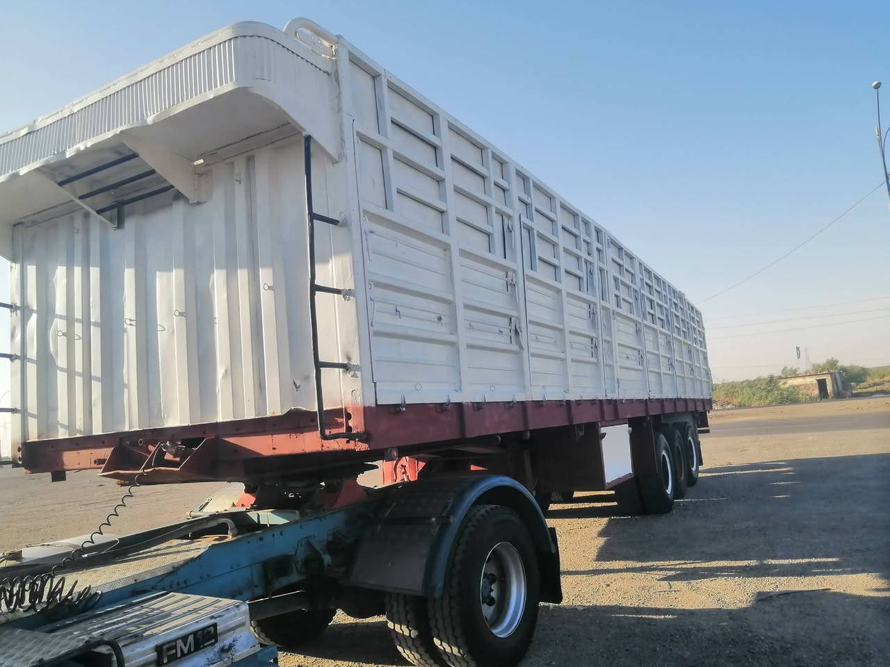 السلام عليكم للبيع عربانه جناب 3 دناكير شاصي 18 طول 12 او نص ارتفاع 185 السعر 85 الاستفسار لاتصال علئ الرقم ***********
