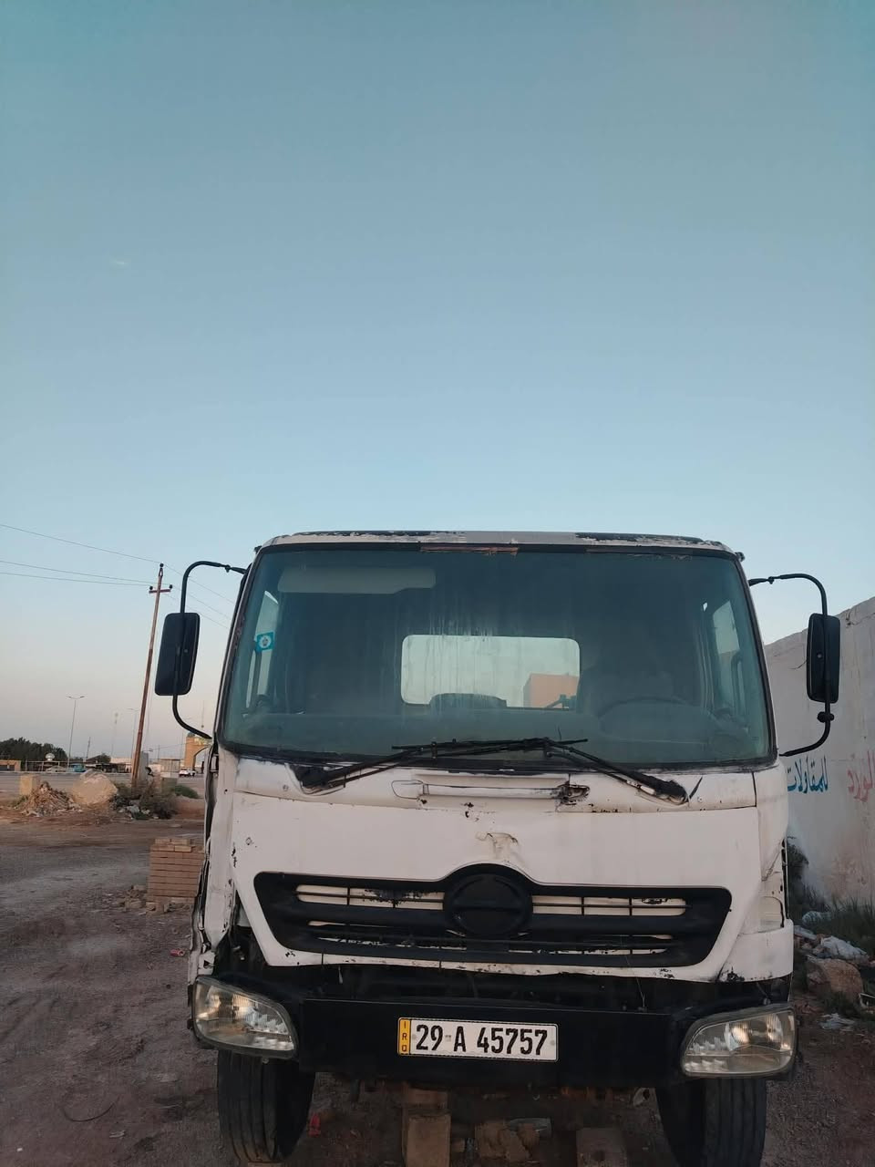 موديل ٢٠٠٥
حموله ٤ طن
بدي ذات جوانب متحركه
استعمال شي بسيط سياره زيرو
اضرار تخريب بالبجم مو حادث
طول الشاصي ٧.٥ متر من ظهر القماره
مكفوله كير ومحرك واكسل من كلشي عد تخريب القماره
سياره ٨ برغي مامفتوح بيها برغي واحد
ستيرن يسرا بلادي بدون تحوير ستيرن او شاصي

رقم انكليزي واسط
العنوان :واسط كوت قرب البوابه كوت بغداد
الأرقام  ***********
***********
