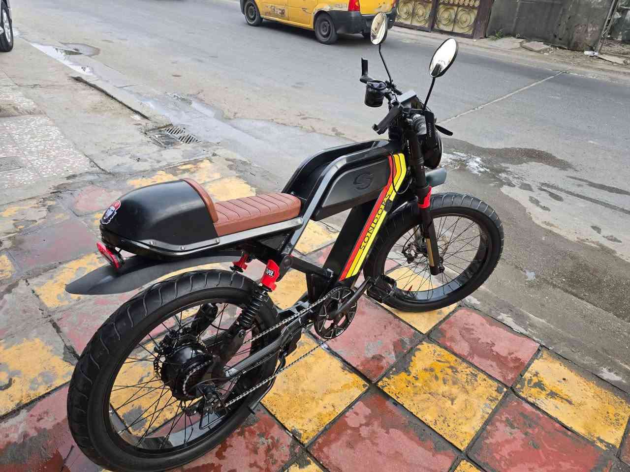 السلام عليكم دراجه شحن امريكي اصلي بطاريه ليثيوم كلش جديدة مابيهه اي نقص فول مواصفات رقمي للتواصل ***********
