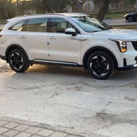 🔥 كيا سورنتو 2024 – 4 سلندر  ماشية 24  الف رقم بغداد  ⚙️ المحرك: 4 سلن...