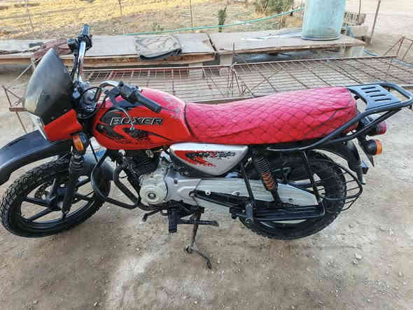 السلام عليكم دراجه بوكسر 21 للبيع  أوراق ستنساخ كامله مكمله كهربائيات أشاير عداد سرعه عالي ناصي  مناقصه شي  مكينه (مجفته ) صافيه جرس تجي وتشوف سعر مليون و150 أو مراوس بوكسر من موديل 19وفوق حسب رغبه تواصل خاص او *********** مكاني العماره قضاء الميمونه
