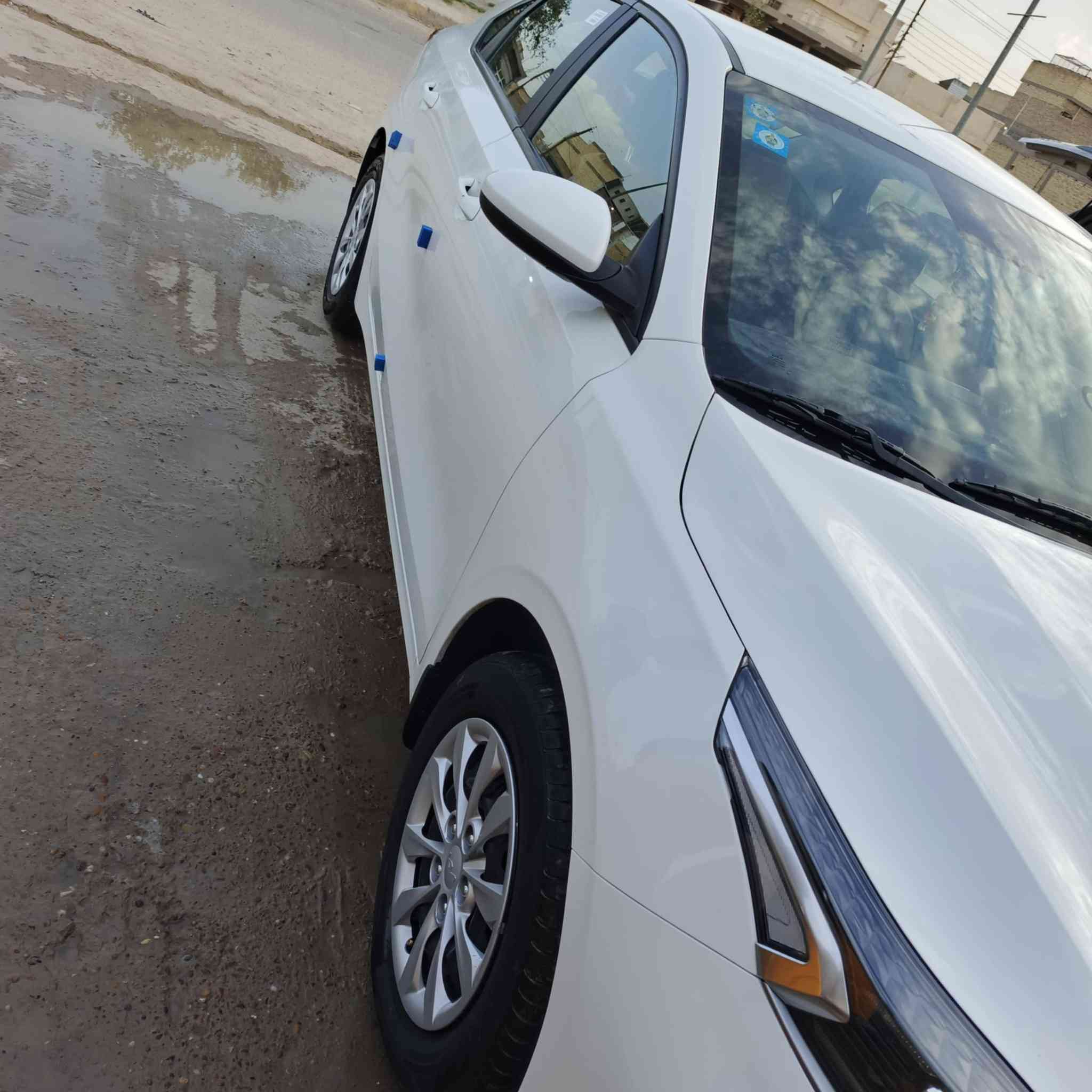 كيا سيراتو ٢٣ ماشيه ٥٦ الف كيلو مكينه ٢٠٠٠ سياره بيه بارد فقط موجوده صوره البارد  مواصفات عاديه مراوس بكورلا هايبرد ٢٠٢٥ او للبيع ١٦٥ ***********
