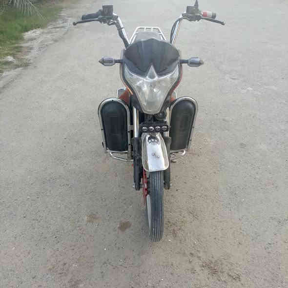 #للبيع 
دراجه شحن  ماعرف أسمه يمكن هارلي ماعرف شسمه 
نضافته 70 بل ميه كهربايات كله شغاله شاير قيره 
السعر 400 تعجبك خابر وتدلل 
هاتف 📞 *********** او مراسله الحساب
