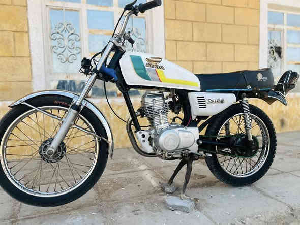 السلام عليكم نامه اوراق اصولي شاصي  14 تعمير 24 نضيفه ماناقصه شي سعر600 بيه مجال قليل *********** مكاني ع طريق بطحاء يم بوابه جديده
