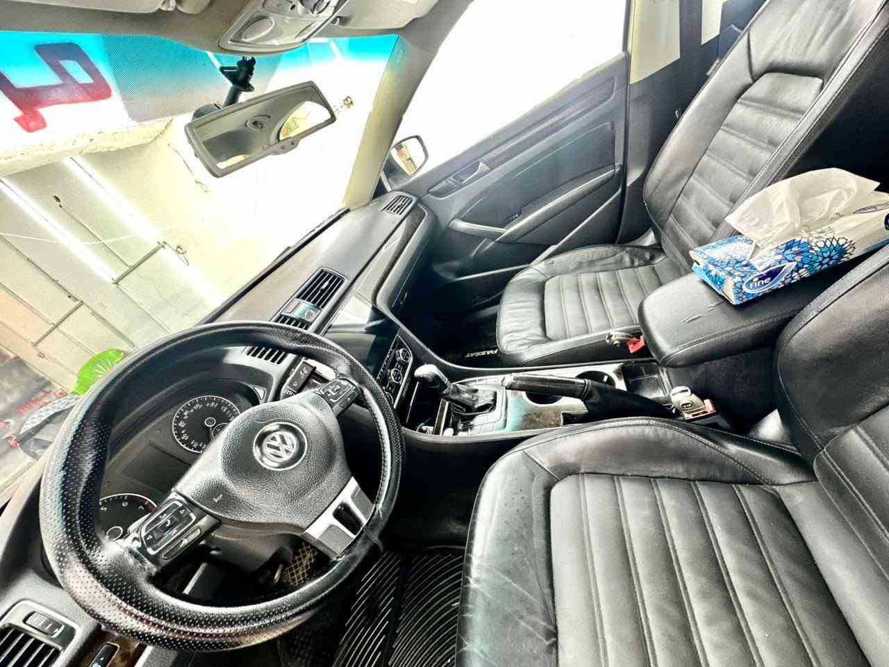 🚗 للبيع فولكس واكن باسات SEL  – فول مواصفات سنوية ب أسمي هزة وفحص رقم الانكليزي الجديد
مصفرة من الغرامات 
📌 الموديل: 2014
📌 الفئة: فول مواصفات 1/1
📌 المحرك: 6 سلندر 3.600
📌 الحالة: ممتازة
📌 الفحص: 1/1
📌العداد: 90 ميل 
📌 السيارة نظيفة جداً، استعمال شخصي
📌 المكينه + الكير بحالة ممتازة
📌 السياره بدون حادث هنا صار بيها صبغ قطعتين مرفق السونار مع الصور 

✨ مواصفات:
 • بصمة تشغيل
 • شاشة كبيرة
 • كاميرا خلفية
 • فتحة سقف
 • تحكم دركسون
 • مقاعد جلد
 • تدفئة + تبريد ممتاز
💰 السعر: $ 108 مجال بسيط
***********
🚗 للبيع فولكس واكن باسات SEL  – فول مواصفات سنوية ب أسمي هزة وفحص رقم الانكليزي الجديد
