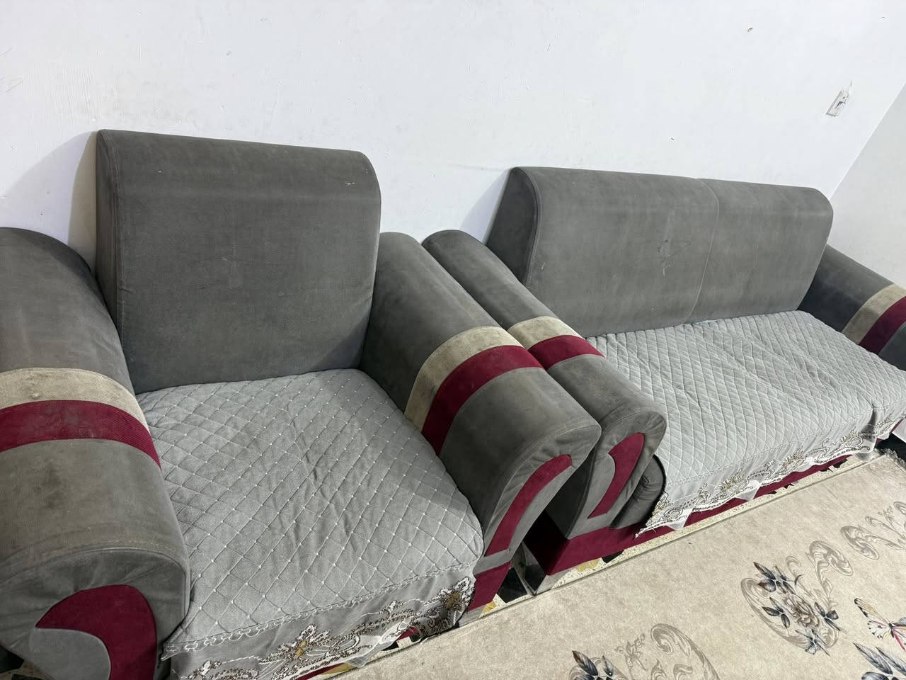 السلام عليكم عندي هذا التخم تركي درجة اولى مستعمل قنفةعدد 2 وكرسي عدد2 مع العلم القنفة الثانية بيها ضرر قليل واليشتري يقيم وبخدمته


**إذا كنت صاحب هذا الإعلان وتريد حذفه لأي سبب، رجاءا أرسل رسالة إلى الدعم الفني**