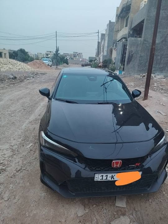 🚗 هوندا سيفك 2025 سبورت هايبرد للبيع 🚗
✅ موديل: 2025
✅ اللون: اسود ملكي
✅ رقم: بغداد
✅ فئة: Sport Hybrid 
✅ رادارات (Honda Sensing)
✅ تحديد سرعة (Cruise Control)
✅ شفتات خلف المقود (Paddle Shifters)
✅ هاند بريك بصمة (Electric Parking Brake) 
✅ تشغيل عن بُعد (Remote Start)
✅ فتحة سقف (Sunroof) 
✅ ممشى السيارة (27 km) 
✅ ضرر السيارة قطعة واحدة صبغ بنيد بدون اي تبديل، نظيفة جداً ولا تحتاج أي صرف.
✅ السونار مرفق مع الصور 
✅ السعر ١٥٨ ورقة وبيهة مجال
بيع او مراوس بسيارة اقل مع الفرق وحسب القناعة 
للمهتمين الاستفسار يرجى التواصل على الخاص أو الاتصال.
***********
