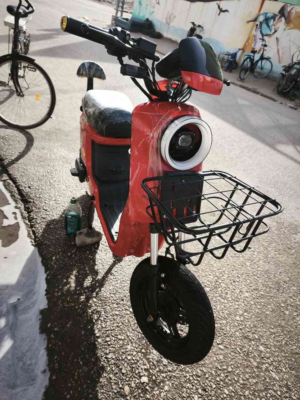 السلام عليكم دراجة ار 9 للبيع مديل2026  بطاريات الكبار 32 امبير خمس بطاريات جديدة كلش كل ملحقاتهة وياهة سعر 490 وبيهة مجال مكان نجف شراي راسلني واتساب وتشلع عيوني***********
