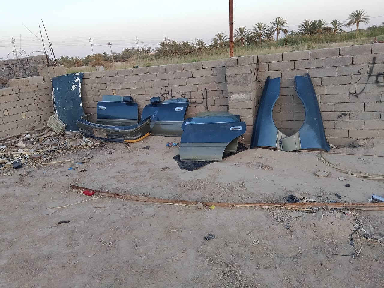 سلام عليكم للبيع سستم مال راس ثور فلات اخضر زيتوني اربع بيبان وجملغات 2 بنيد وصدوك  ودعاميات 2  وبكلايتات خلفيه لايتات ابو عيون جديد كشنات 4 مال راس ثور يرهمن مارك كرسته)) الرقم  ***********) سعره كلهن 250 وبيه مجال

