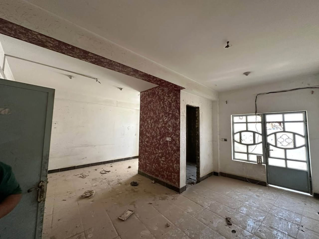 السلام عليكم
للبيع للبيع 

عماره تتكون من ثلاث طوابق يحتاج الها ترميم 

الموقع: شارع الري المؤدي الي شارع القيادة 

مساحتها :  ١٠٩ متر طابو ملك صرف بأسمي 

للاستفسار اكثر او السعر ***********
