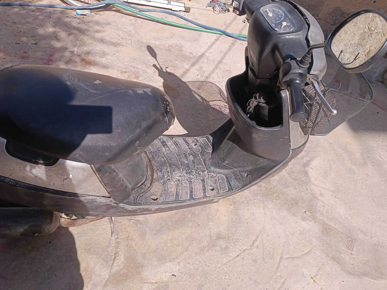 دراجه بزونه للبيع سعره 225 الف بيها اشويه مجال ‏‪***********‬‏
