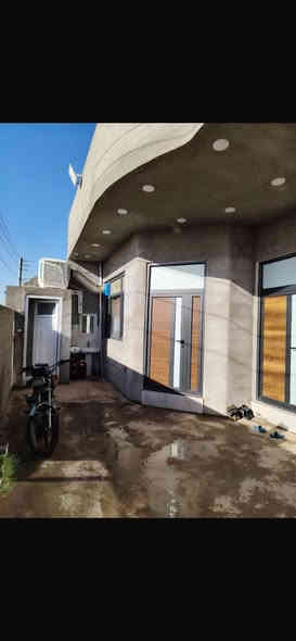 🏘🏘بيت للبيع ديالى خانقين / سيروان بالبداية / اول فرع خلف محل اجهزة الكهربائيات مقابل البيت مجمع سكني 
مساحة 180 متر طابق واحد 

2 غرفة نوم واستقبال وصالة داخلية ومطبخ ومجمع صحيات 
علماً البيت فول سيراميك وسقف ثانوي 
فقط سيراميك ارضية مكامل 

السعر / 60 مليون بي مجال  

للأستفسار اكثر اتصال بالارقام فقط 
***********
***********
مكتب فريا موفق للعقار
