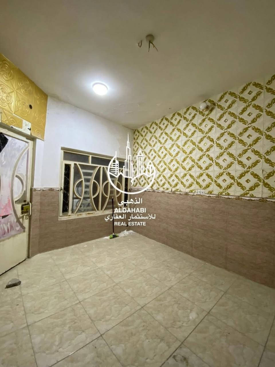 للايجــــــــــــار ✅
.
شقه للايجار في الاربع شوارع بناء حديث 
.

مواصفات الشقه  / 
.
غرفتين منام ، صاله  ، مطبخ ، صحيات 

.
سعر الايجار 500 الف 
.
✅ الذهبي للاستثمار العقاري ✅

#مجــــــاز_قانــــــــونيــاً
—————————————
#ملاحظه لعملائنا الكرام يتوفر لدينا عروض عقاريه بيوت للبيع والايجار في كافة مناطق محافظة البصره كذلك يتوفر لدينا بنايات تجاريه للبيع في مناطق ممتازه بوارد شهري ممتاز 
‏‌‎ للمعلومات اكثر التواصل على الارقام الموضحه او زيارة
الموقع 
البصره_ شارع عام حي الزهراء _ قرب مستشفى النفط
***********
***********
