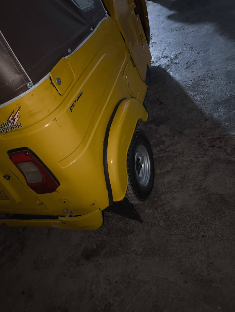 سلام عليكم شباب تكتك كفل كشراه بس بستم ومعمر خيست وحد 2021شهر11 اتصل ودال***********
