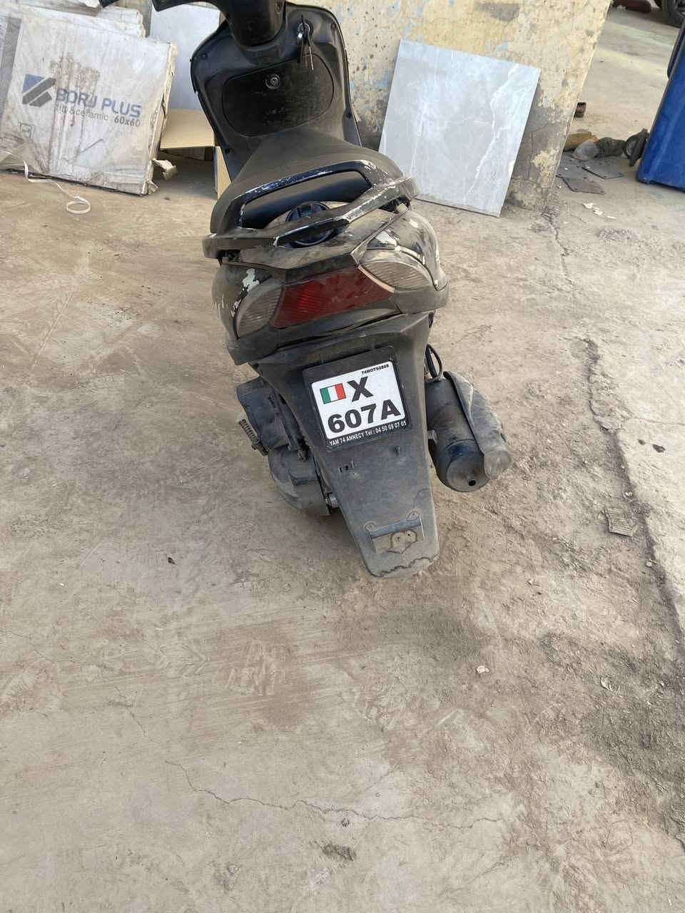 ماكس 140 نقصهه بس كلج وباتري والباقي كلة شغال ب200 وبيها مجال بسيط    الشعب ***********
