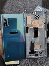 نوت 10 بلاس • شاشة • ظهر