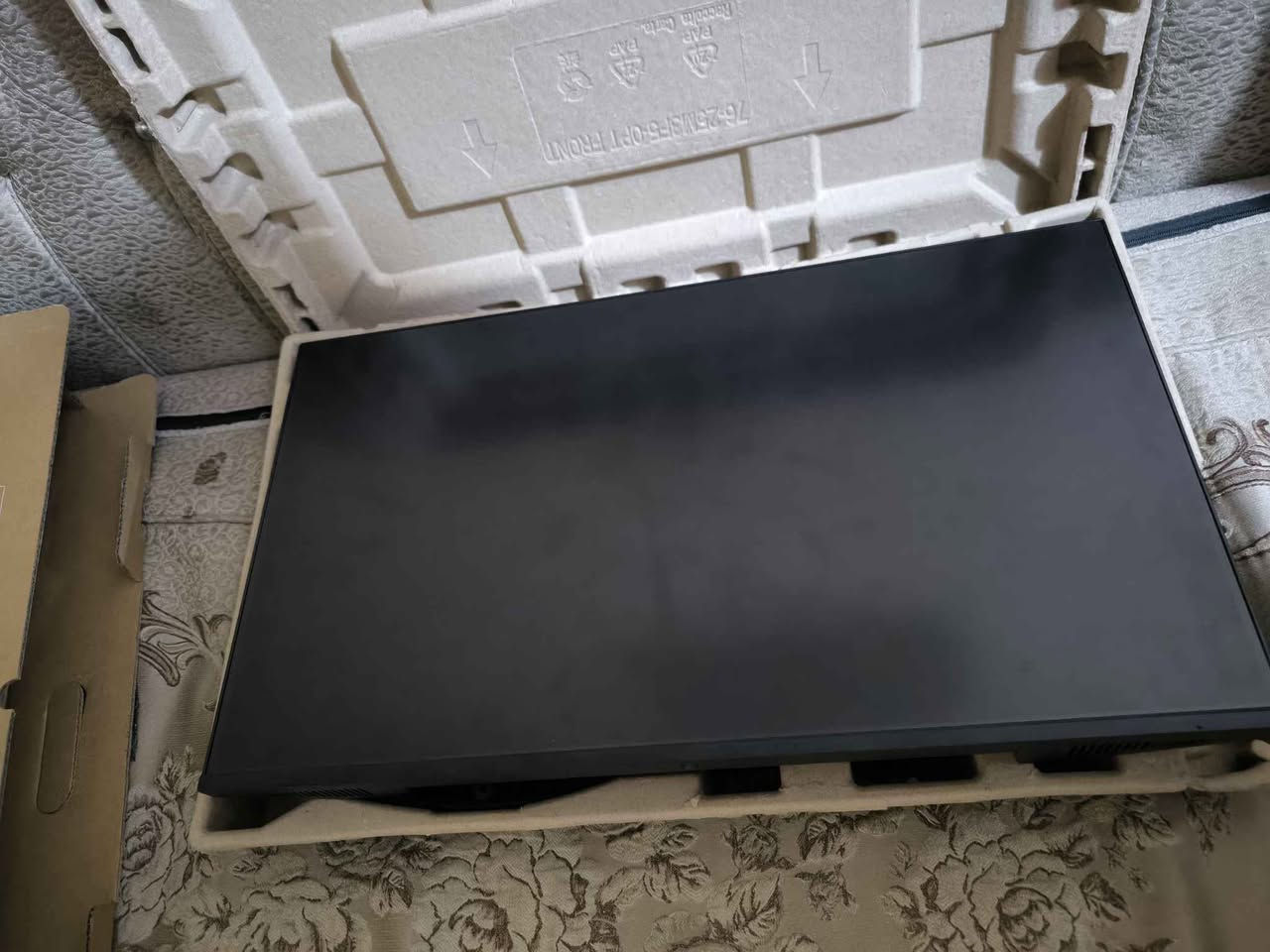 شاشة حجم 25 من شركة MSi معروفه بضمانهه
مستخدمه شهر فقط اخت الجديده
120 هرتز تدعم اجهزة الجيل الجديد
زمن الاستجابة 1ms
البنل ips 
دقة 1920
مكاني بغداد الامين وعندي توصيل لكل مكان ب5✅
رقمي *********** ومتواجد واتساب بغداد, العراق
