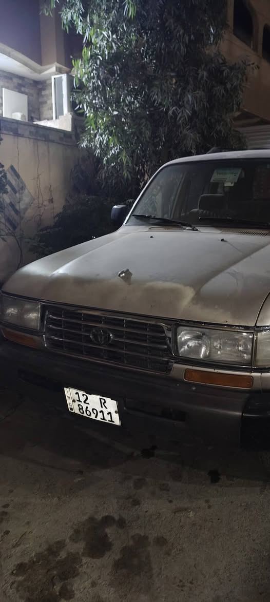 لاند كروز موديل 1992
السياره وضع شركه قطره صبغ مابيها وايرمينه كلها شغاله اخوان السياره كدامك نضيفه من الخارج ول داخل 
السعر 85 وبيها مجال بسيط 
رقم ***********
