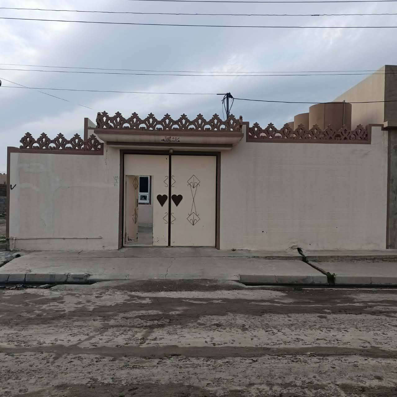 مكتب الحمزة للعقار
للبيع دار طابق واحد مساحه 250م تجاه شروق حي النور الموقع موضح ب الصوره السعر 110 مليون وبي مجال للاستفسار ع رقم المكتب أو ع واتساب 
***********
***********
