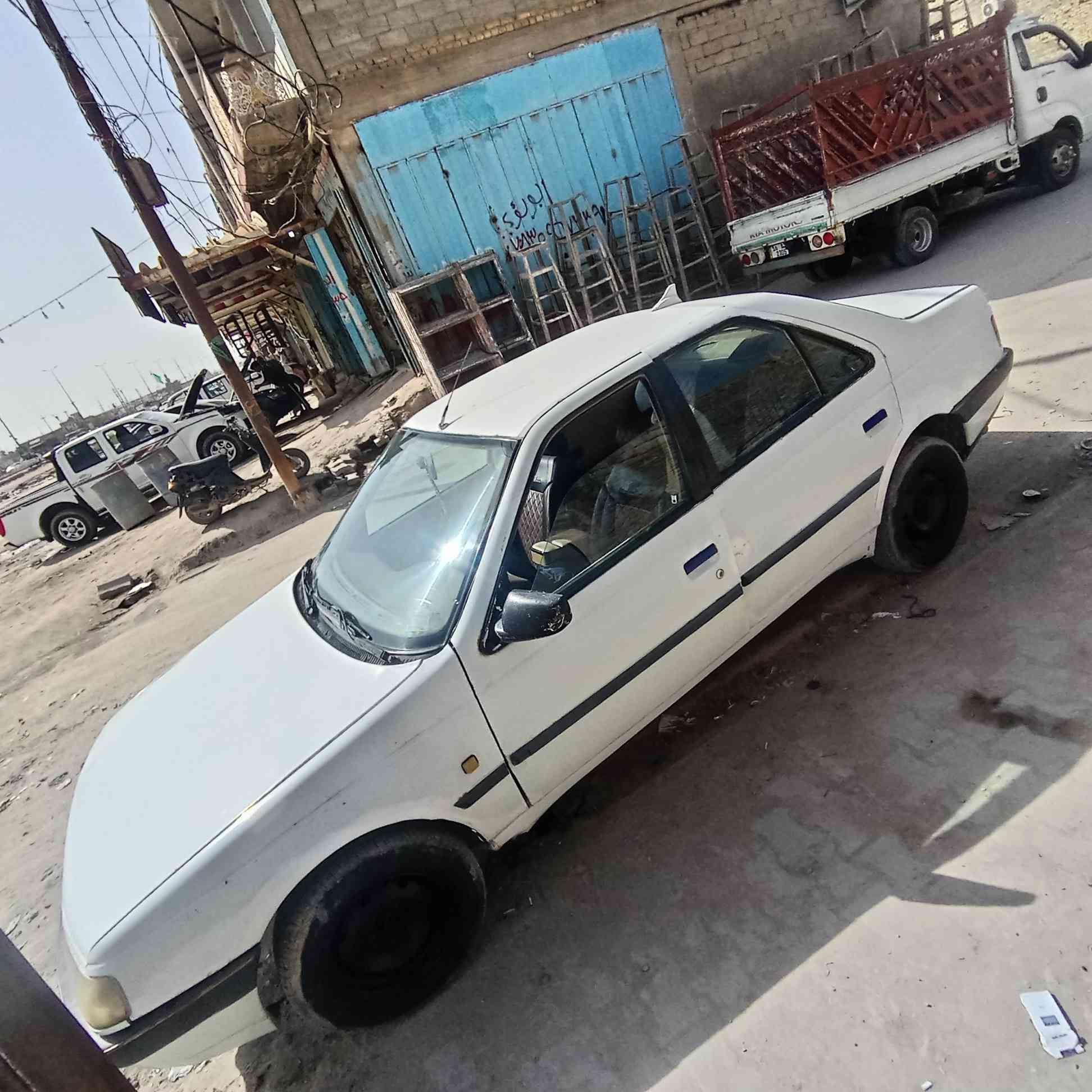 السلام عليكم ورحمة الله وبركاته
بيجو ٤٠٥ للبيع موديل ٢٠١٠ سياره لا تبديل ولا صبغ
مكينه وكير فرنسي  مكفول كهربائيات كله شغاله
حداديه جديده سياره جاهزه مداور السعر ٢٧ وبيه مجالبسيط العنوان الديوانيه *********** مراوس بسايبا ١٥ وفوك
