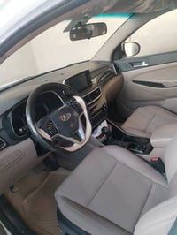 توكسن موديل 2020 سياره بسمي وارد خليجي محرك او كير شرط ما  مفتوح 07512...