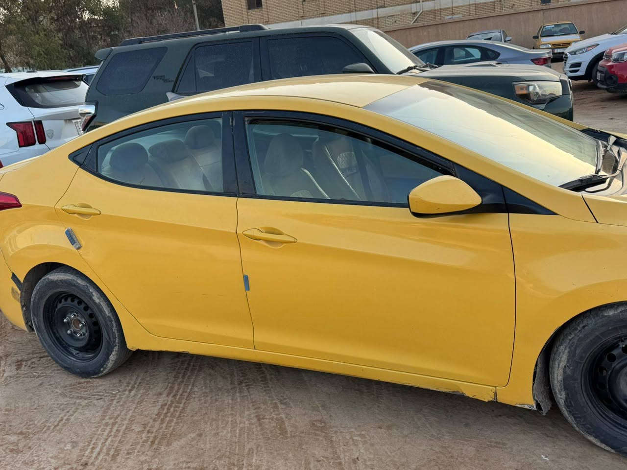 النترا للبيع
السعر 98 ورقة  حادث جاملغ امامي فقط اي استفسار عن باقي المواصفات الاتصال على الرقم التالي 
‏‪***********‬‏
