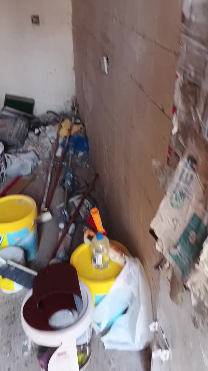 السلام عليكم اخوان خلفة صبغ وديكور وطلس وسحبات وترميم ومعالجه رطوبة وعوازل اسطح وصبغ وتطعيم واجهات  متفرغ عمل درجة اولى مكاني بغداد بالاعلام ***********
