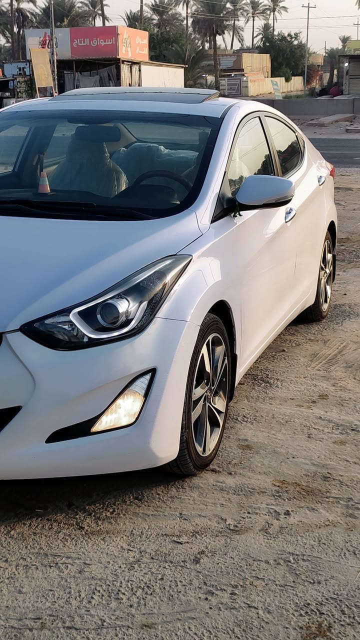 السلام عليكم النترا للبيع او مراوس حسب القناعه موديل 2016 كفاله عدا الدعاميات كير محرك تبريد تخم تاير حداديه 70بالميه رقم نجف تحويل ثاني يوم سنويه لل27 السعر 132 وبيه مجال للشراي للاستفسار الاتصال ***********
